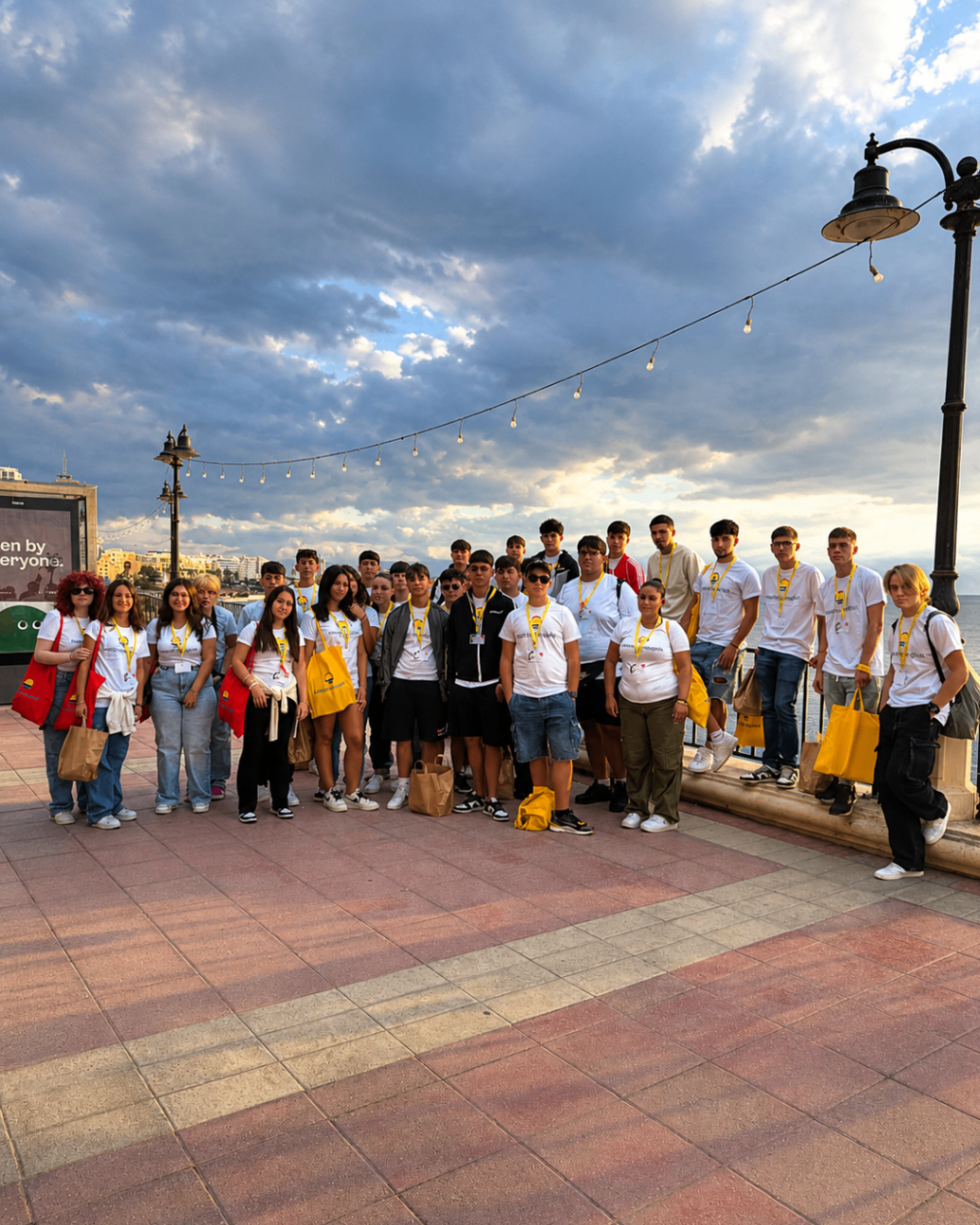 Studenti Maltaforenglish durante il welcome day sul lungomare di Malta